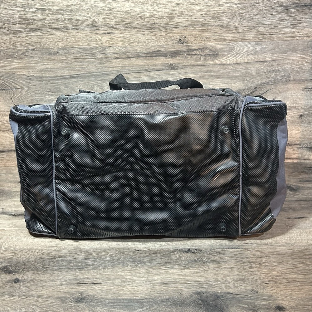 2007 Authentic UFC Ultimate Fighting Championship Large Gym/Duffle Bag - Picture 10 of 10